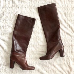 STUART WEITZMAN brown leather riding boots. Size. 9.5